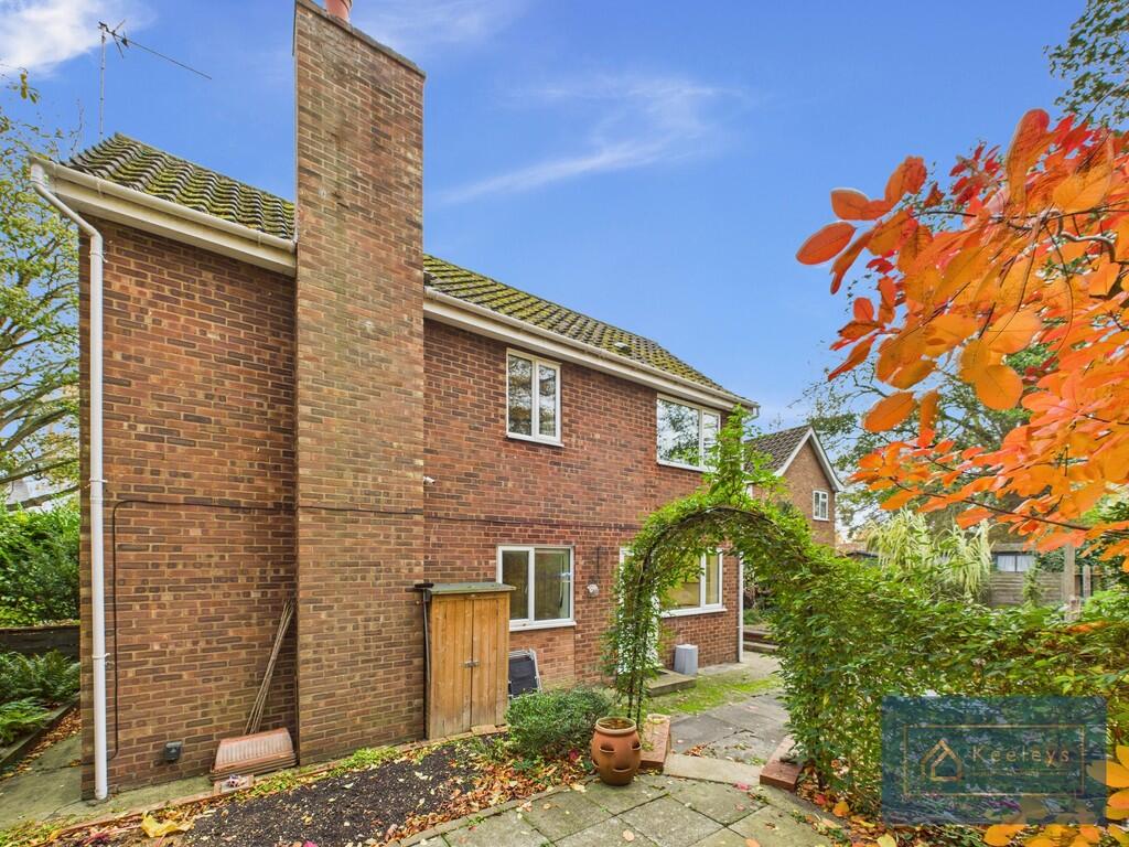 Rear elevation/ga...