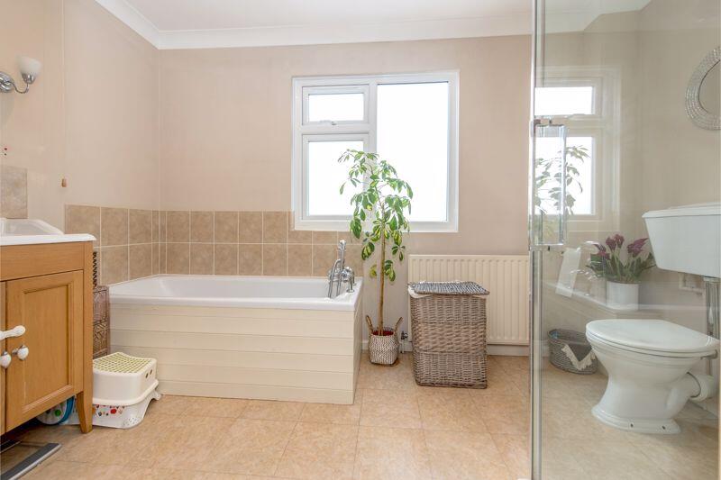 Bath/shower room