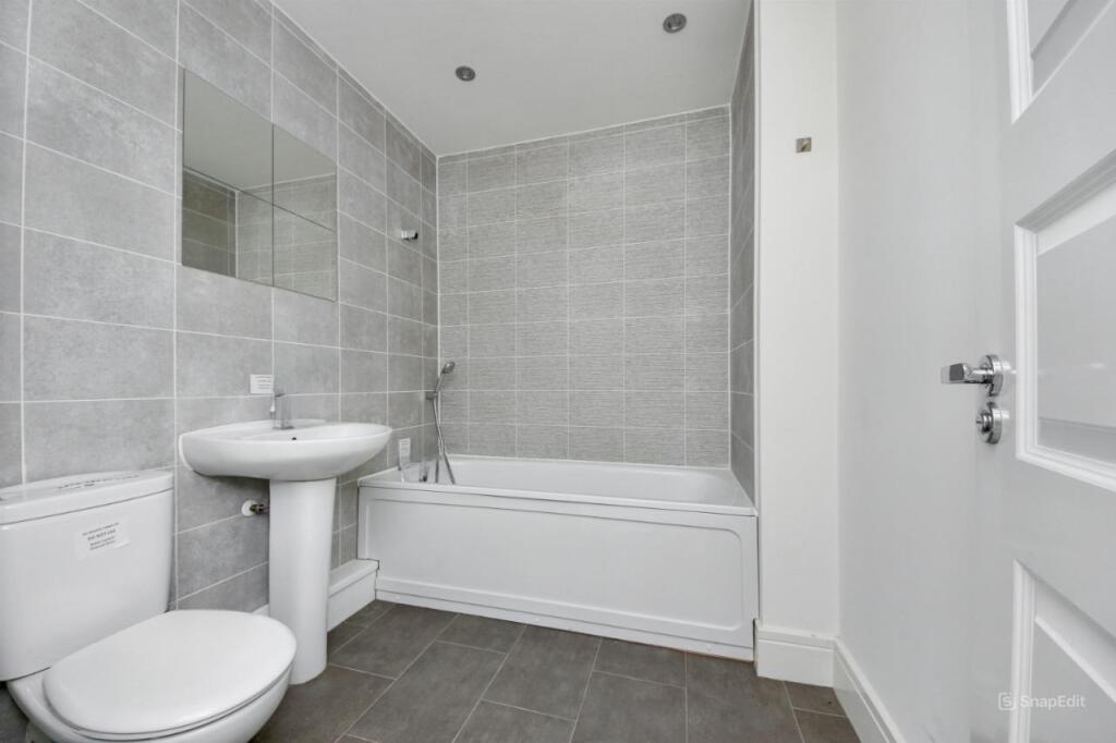 6 Paris Court Stoke-on-Trent, Staffordshire, ST1 3GJ