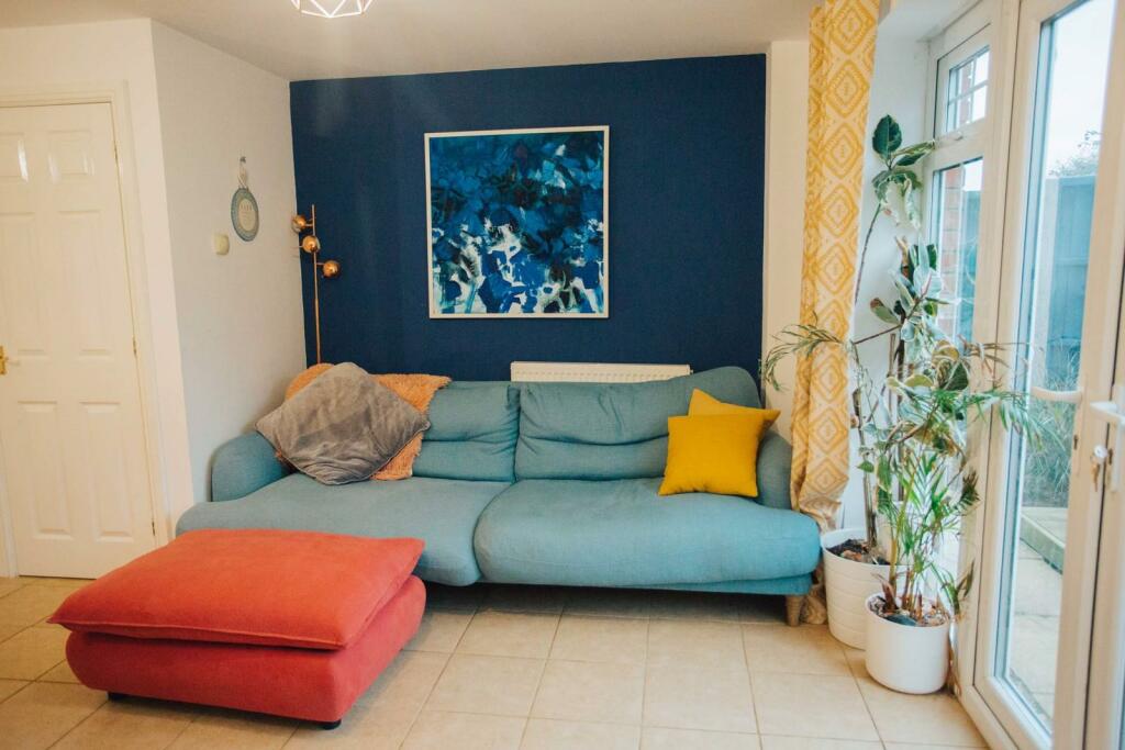 LIVING/DINING ROOM