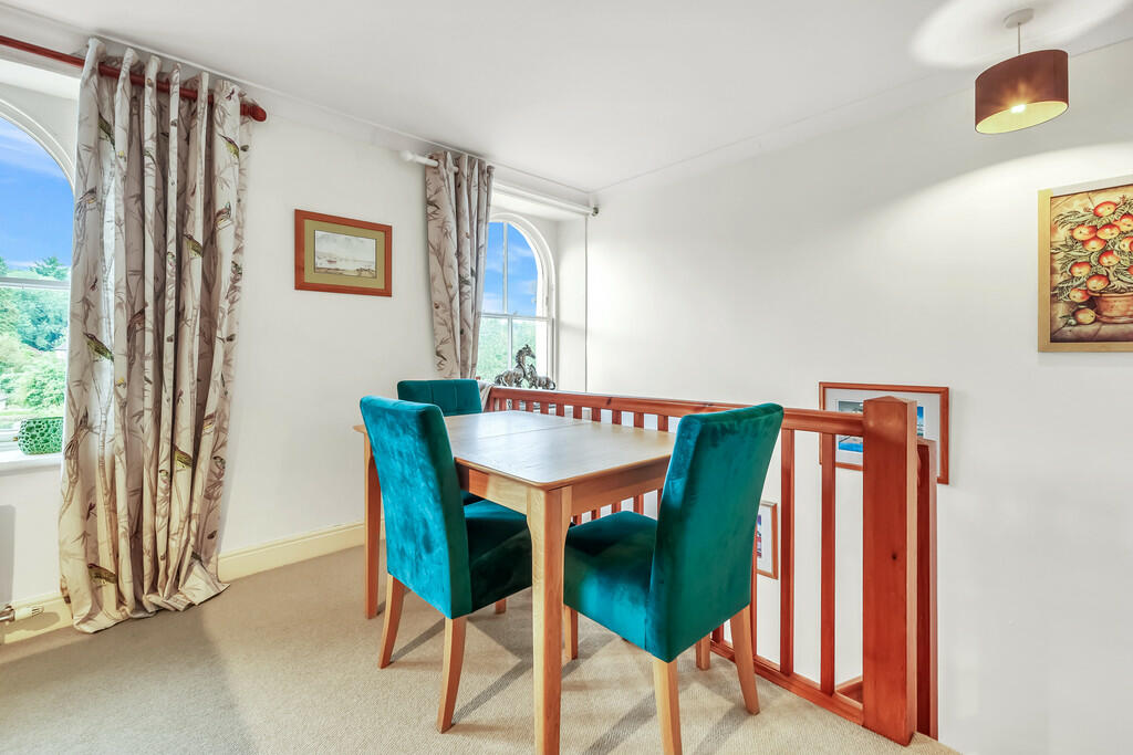Living / Dining R...