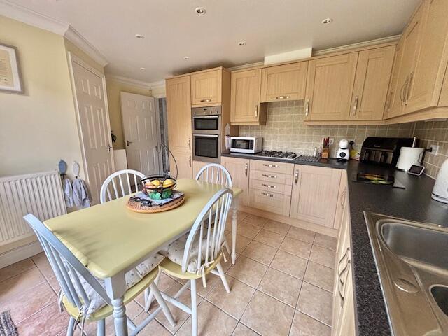 Kitchen/breakfast Room