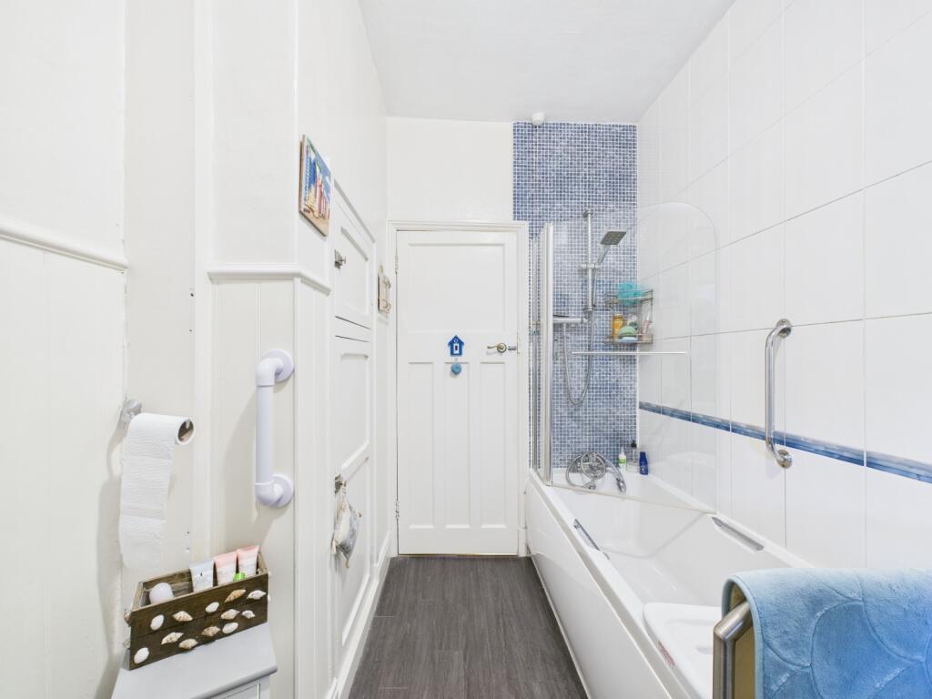 CAM02093G0-PR0056-STILL010