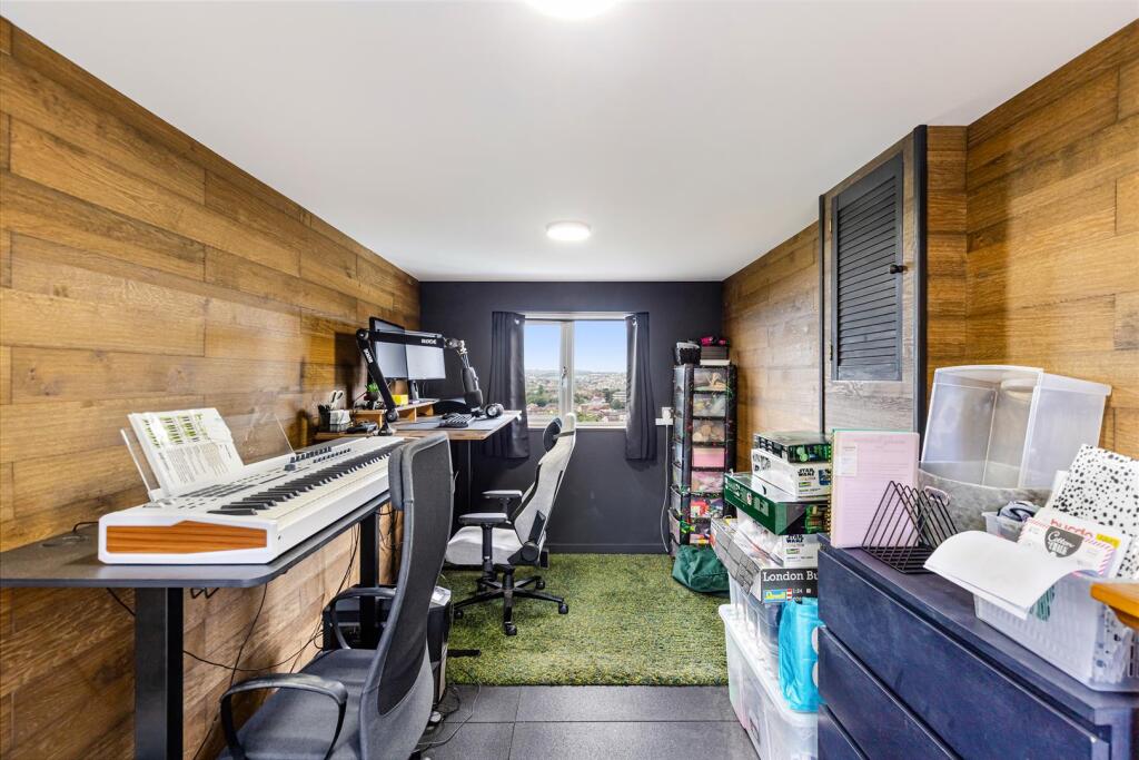 A29 - Mead Way Lower Penns Road - 250723.jpg