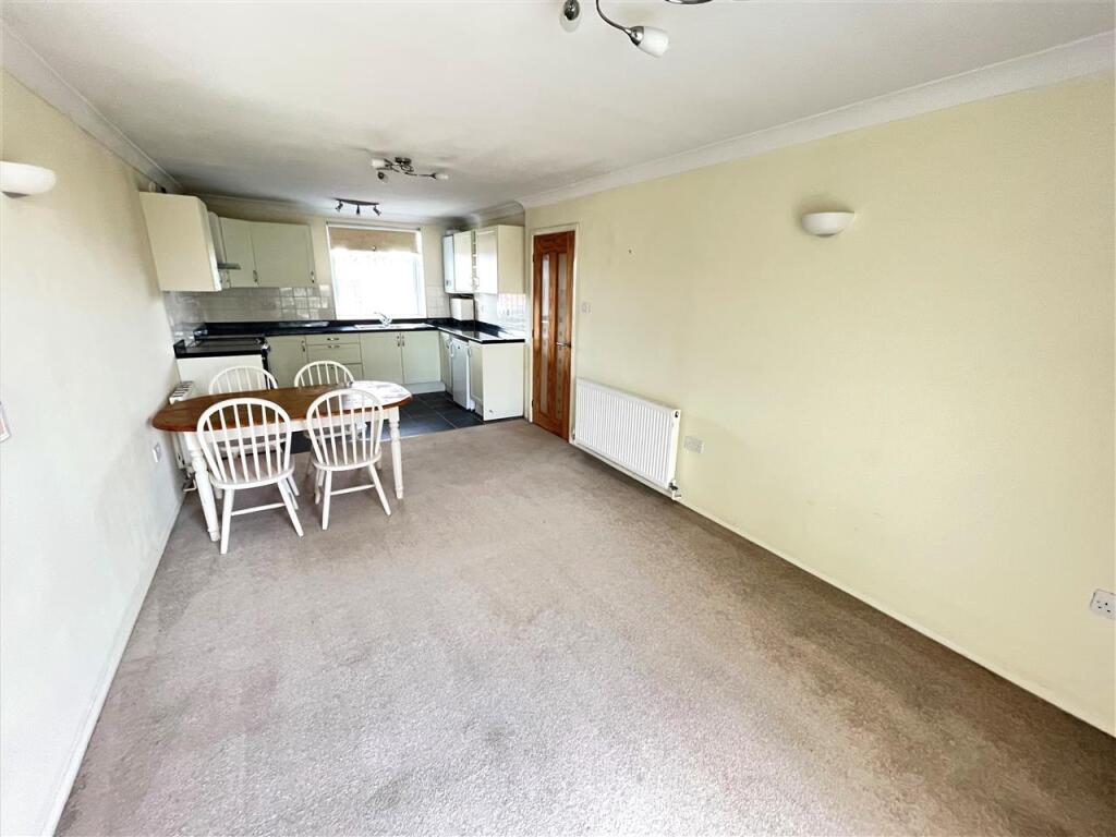 Lounge Diner Kitchen