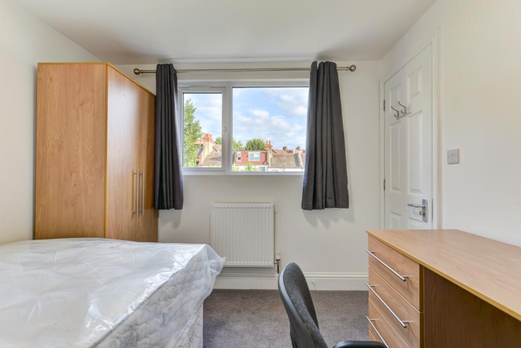 28 Gordon Road bedroom 5 (1)