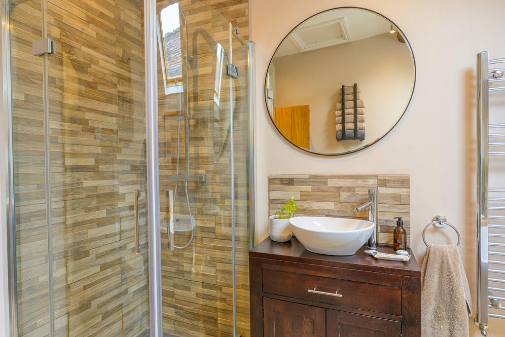 Shower in Bathroo...