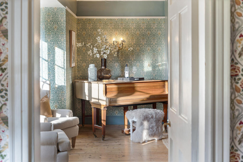 Sitting room 1