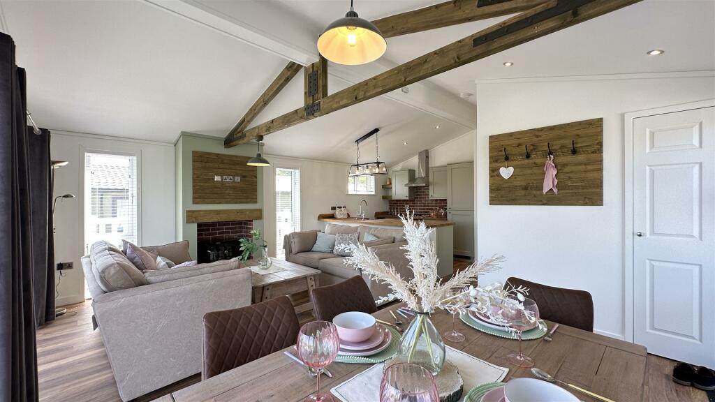 OPEN PLAN LIVING