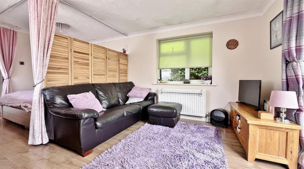 Bedroom/Living Area