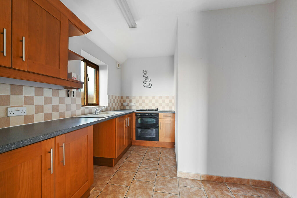 PT-TV-HillTopHous...