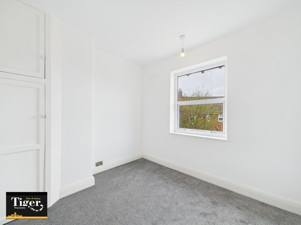 CAM02176G0-PR0527...