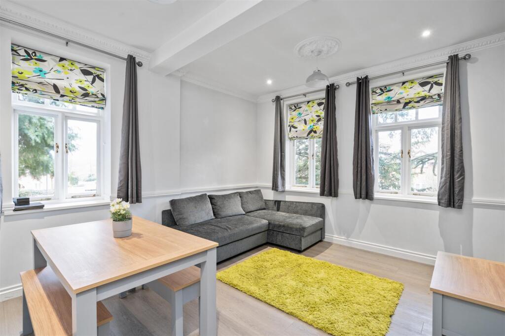 7 Catherines Close-1_lo.jpg