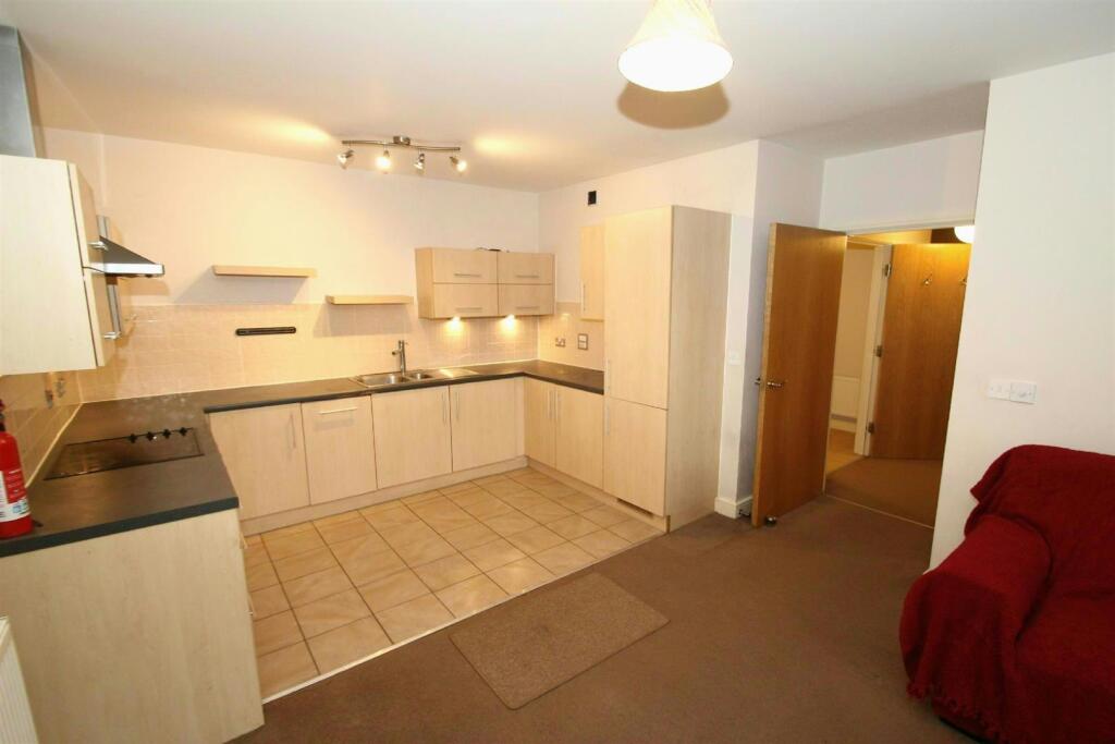 Kitchen Area Aspect 2