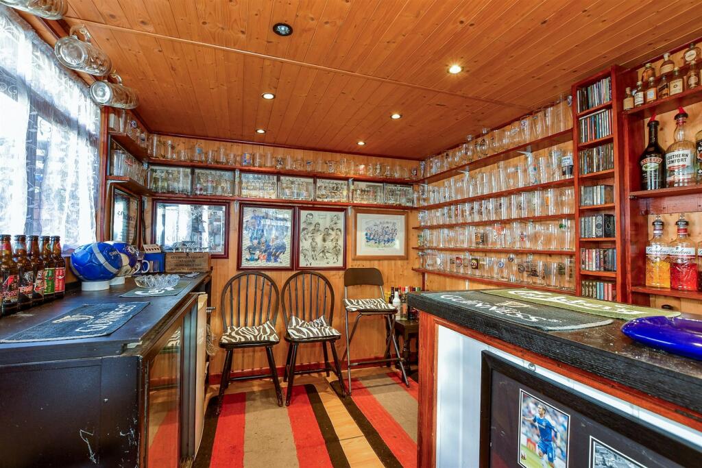 Workshop/Outbuildings