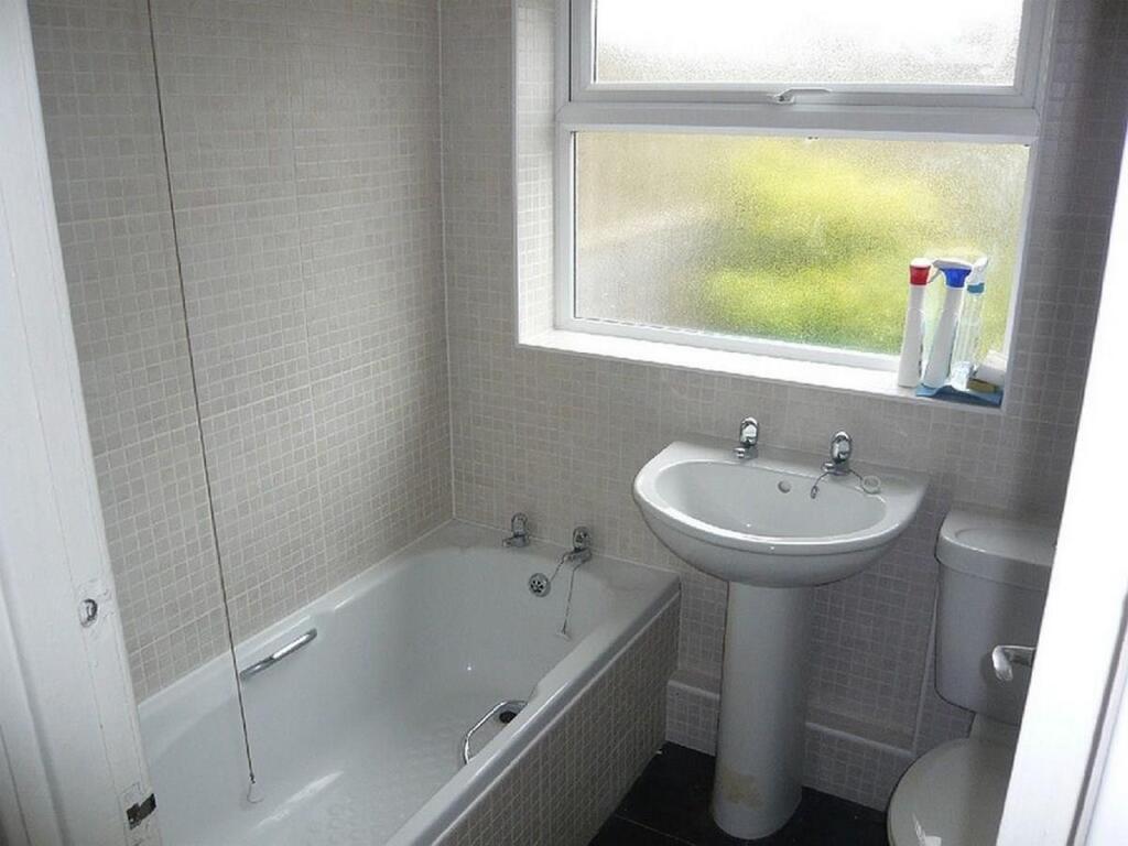 Charles Street.48 - bathroom.jpg