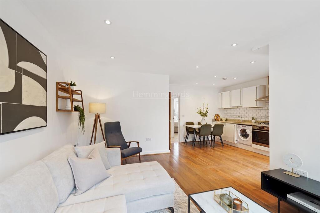 13-e0afJUS07731 (1)-medium.JPG