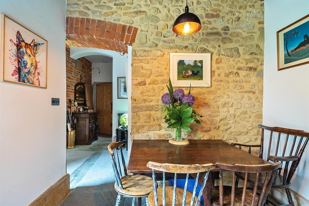 Kitchen / Breakfast Room