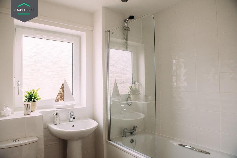 Maple bathroom (2).jpg