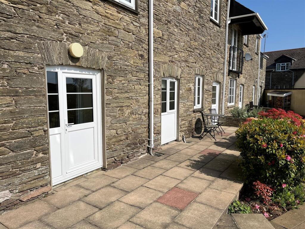 Private Patio Area.jpg