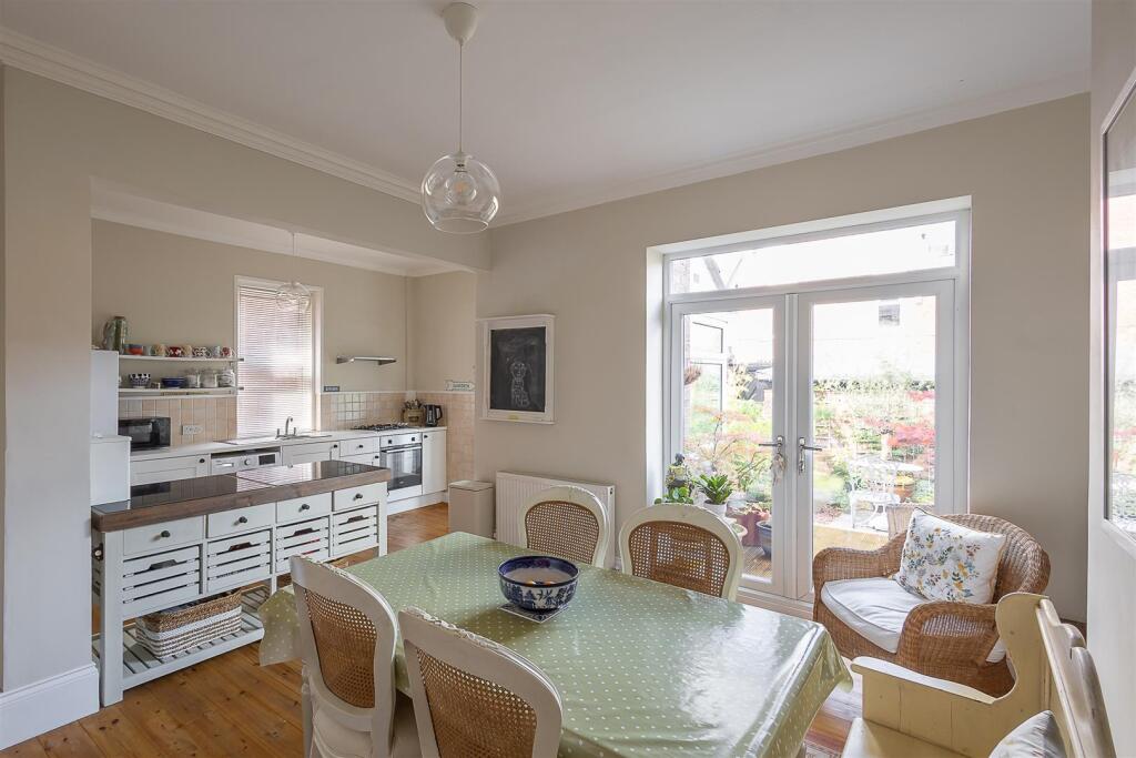 Dining Area &amp; Kitchen