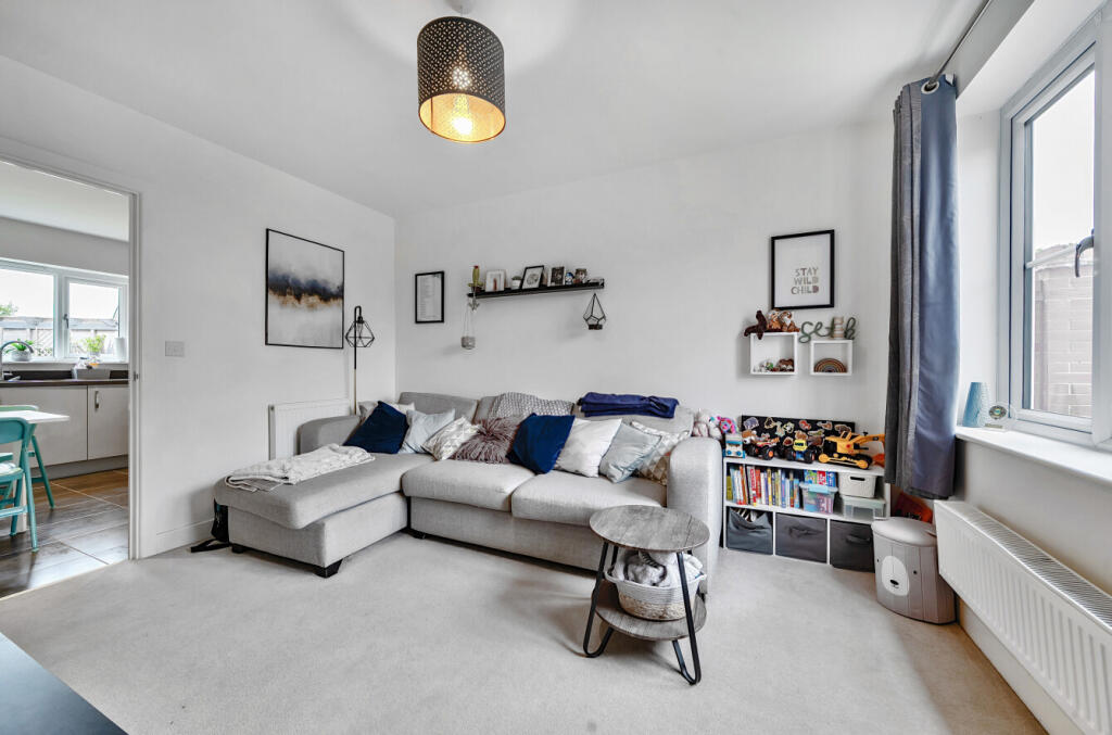 1297135-12-682f9b...