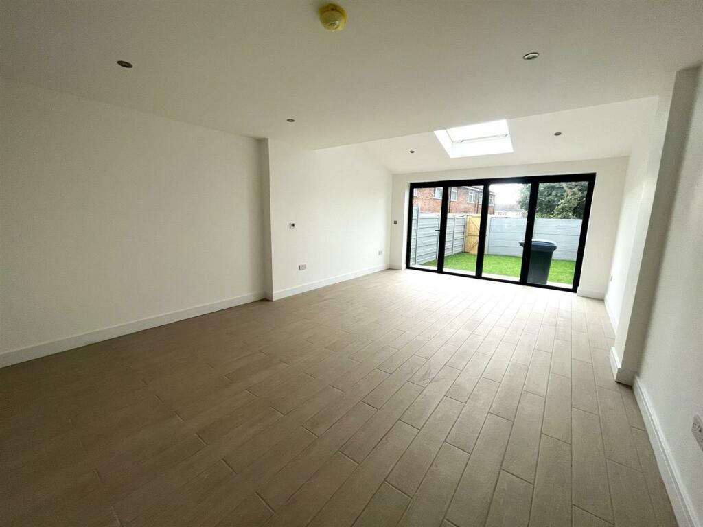 Linwood Drive Lounge 2.jpeg