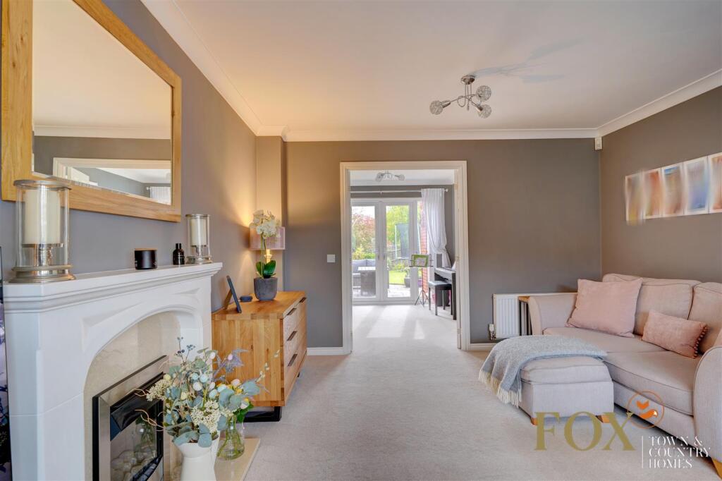 23 Hawthorn Rise (15).jpg