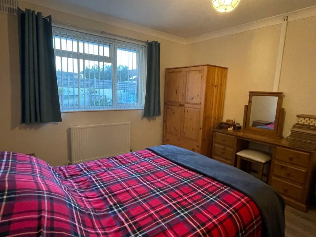 Bedroom..jpg