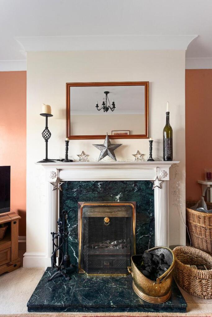 8 Hall Farm Cottage-06.jpg