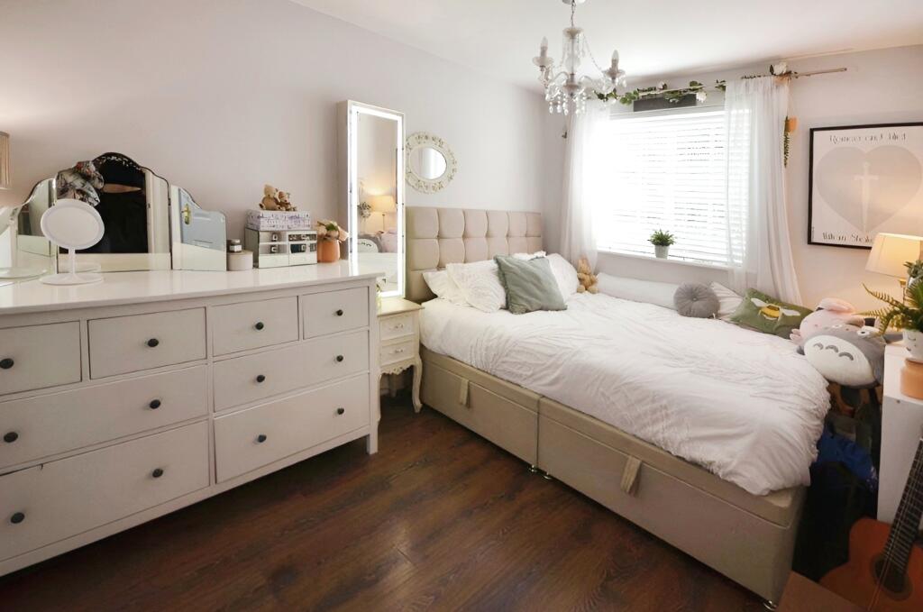 Girls room