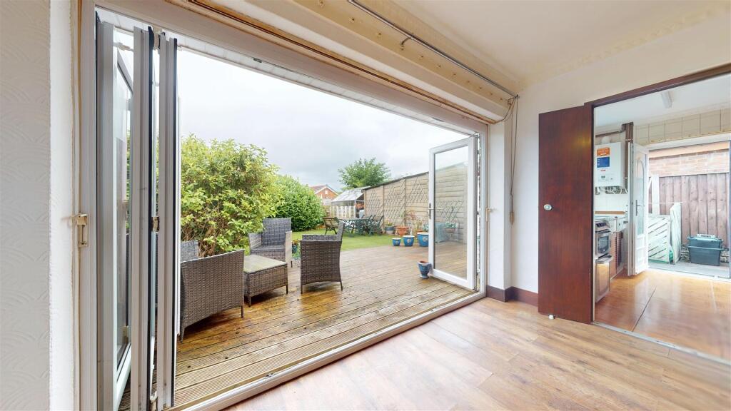 Teesdale Road Bifold Doors