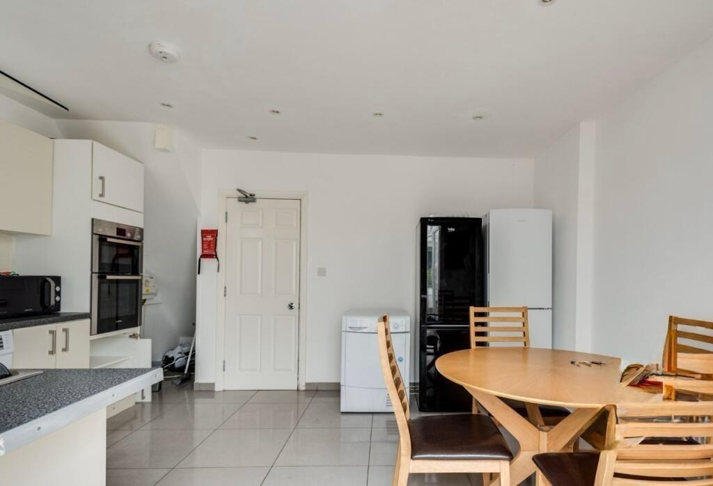 2nd kitchen shot