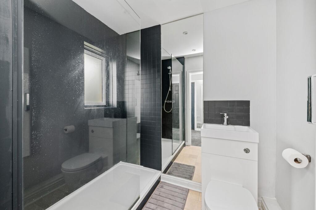 BEDROOM ONE EN-SUITE