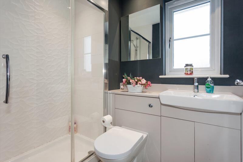 EN SUITE 