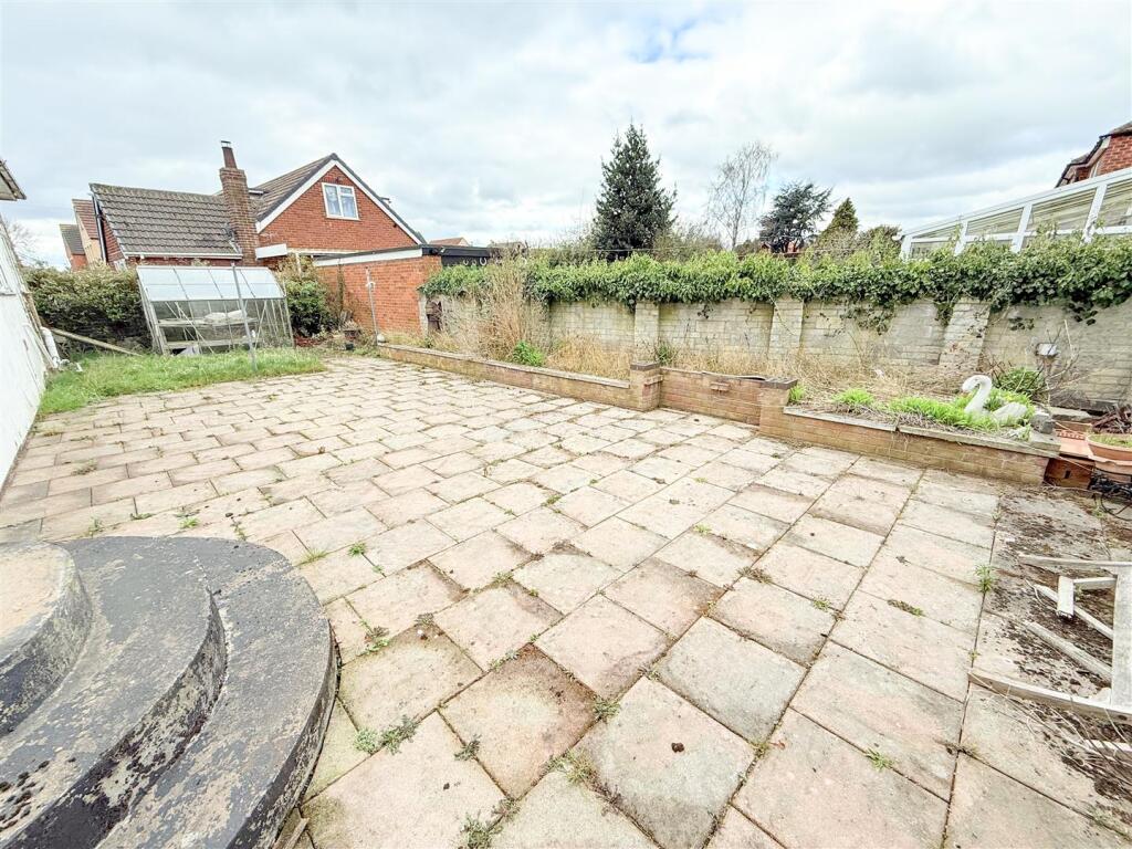 REAR COURTYARD GARDEN