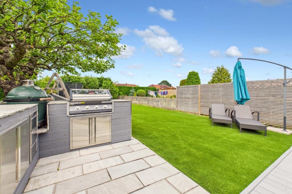 CAM03162G0-PR0284-STILL029