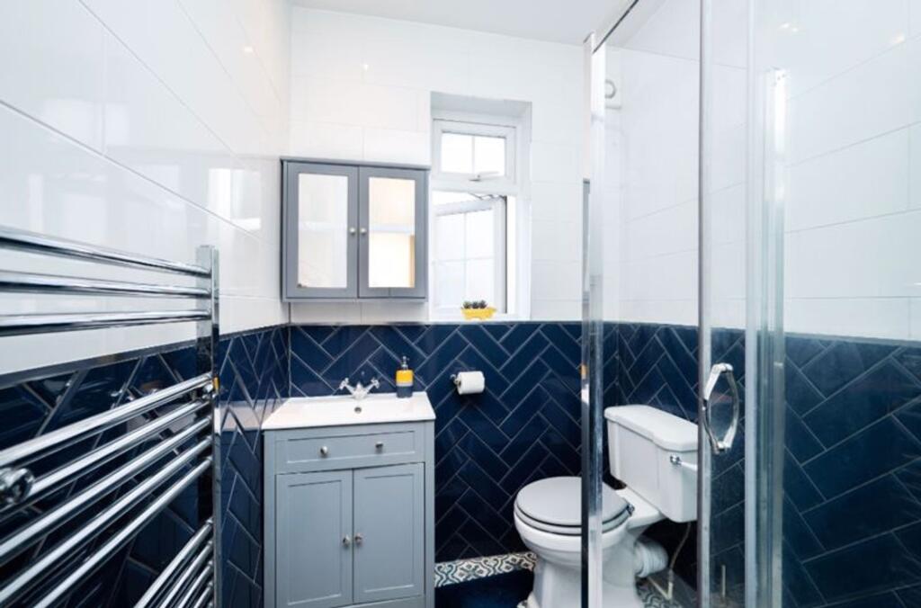 Family shower room