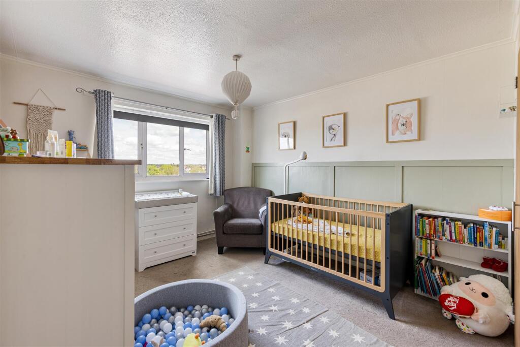 Wyemead Crescent, E4