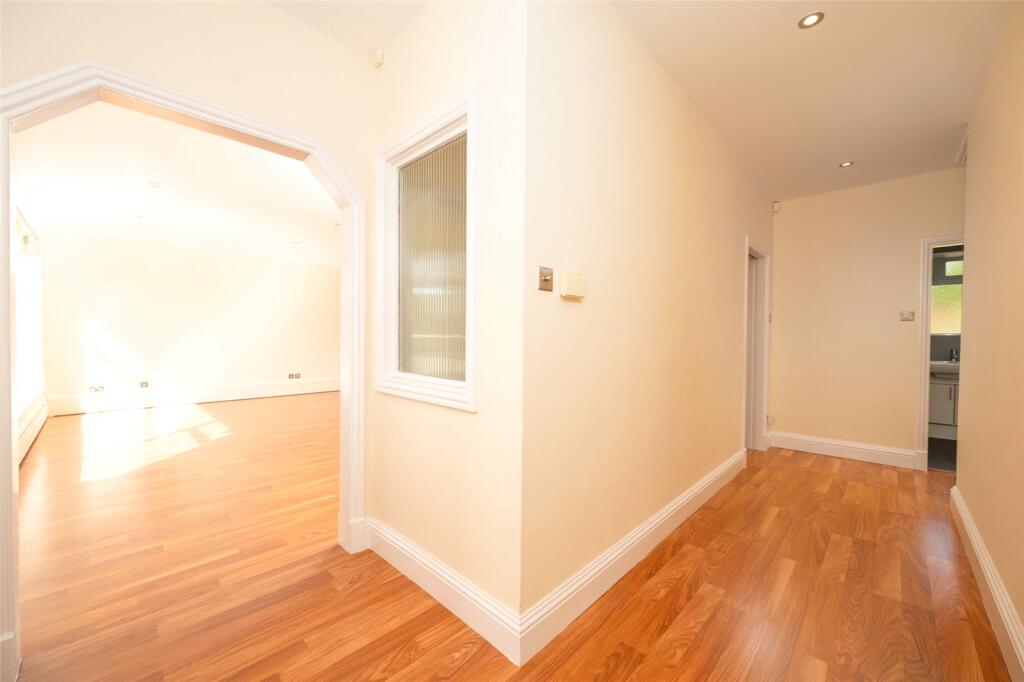 Cairn Road 03