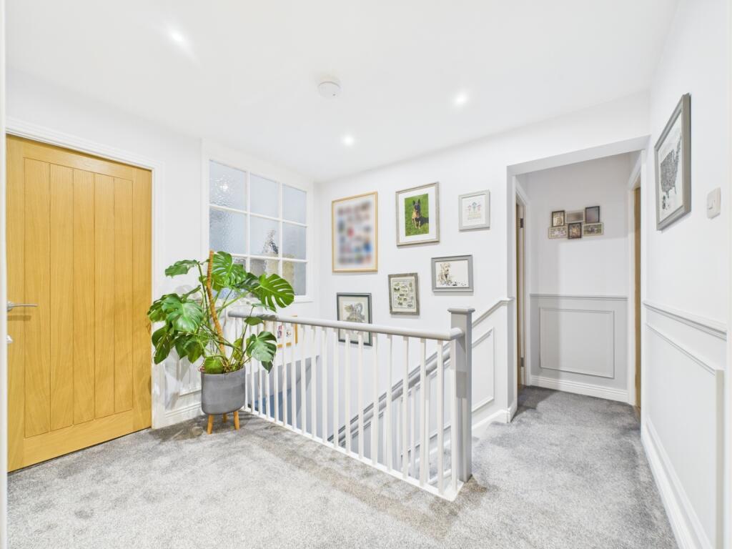 CAM02195G0-PR0095-STILL021