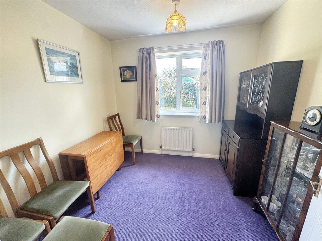 Bedroom/Dining