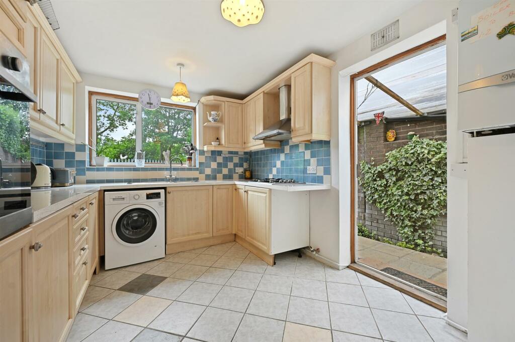 RE - 63 Craven Avenue - Kitchen3 (1).jpg