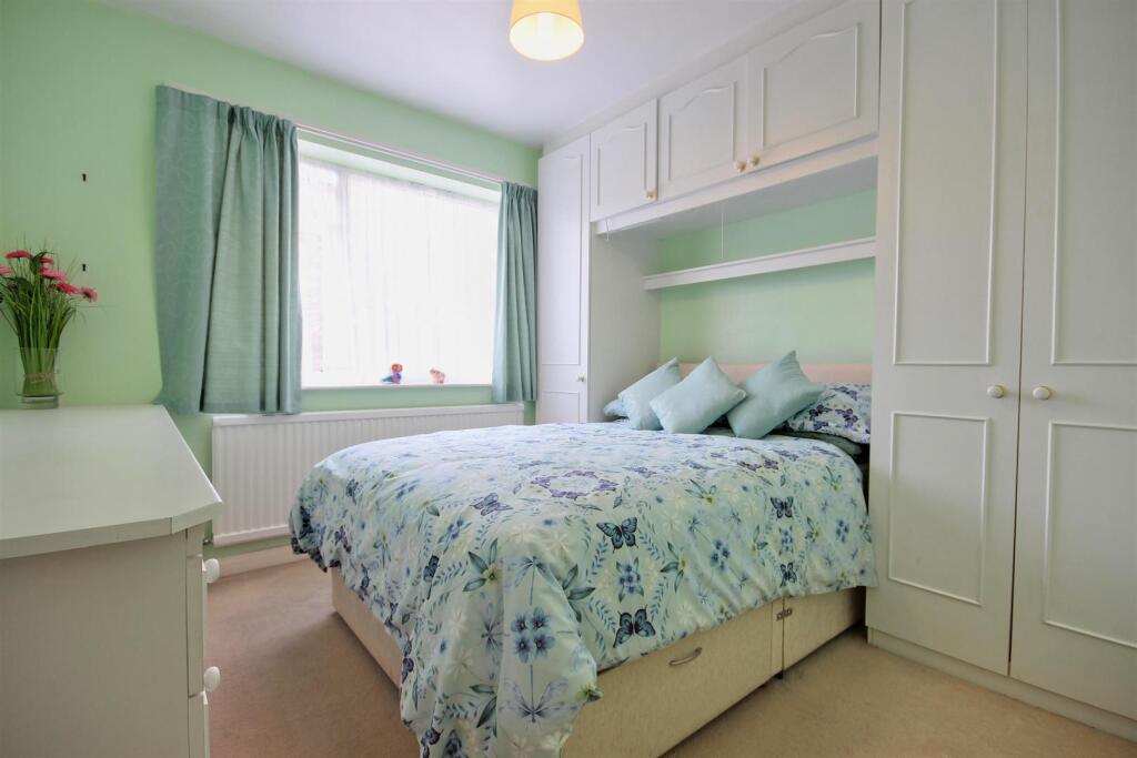 BEDROOM 1 (REAR)