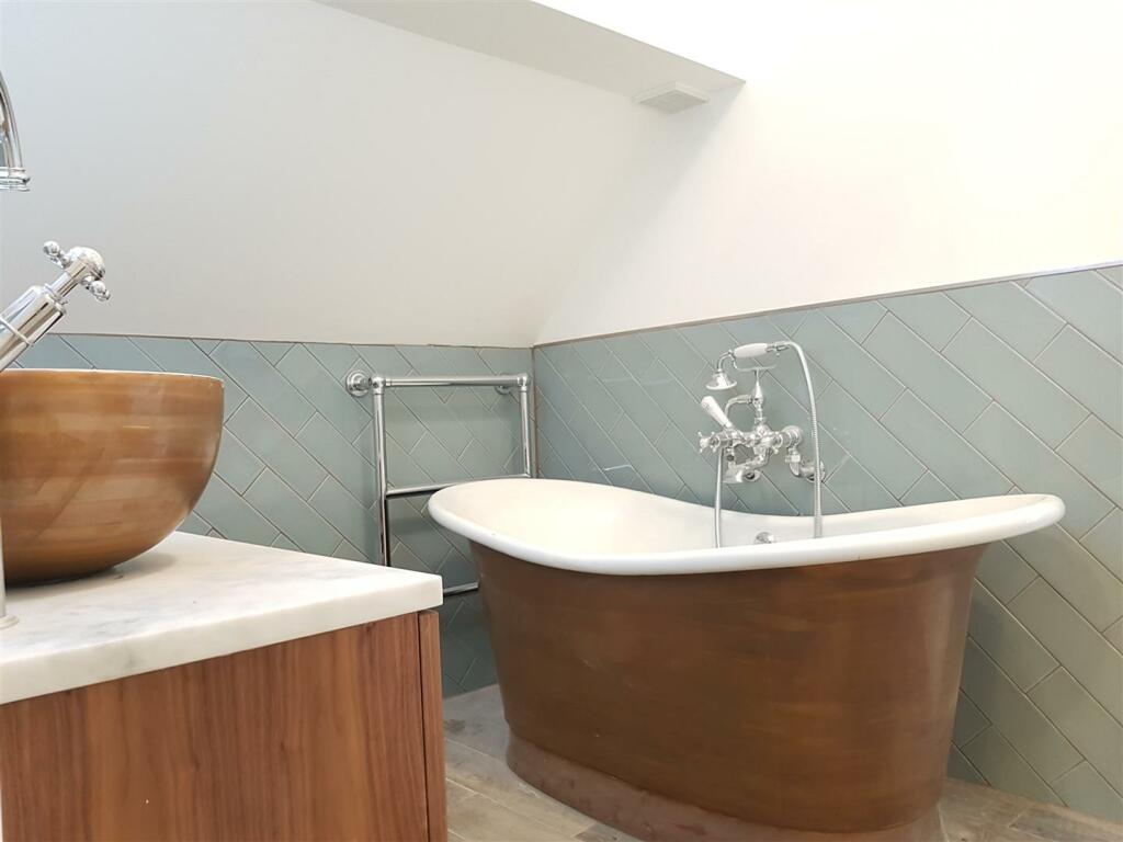 en-suite to master