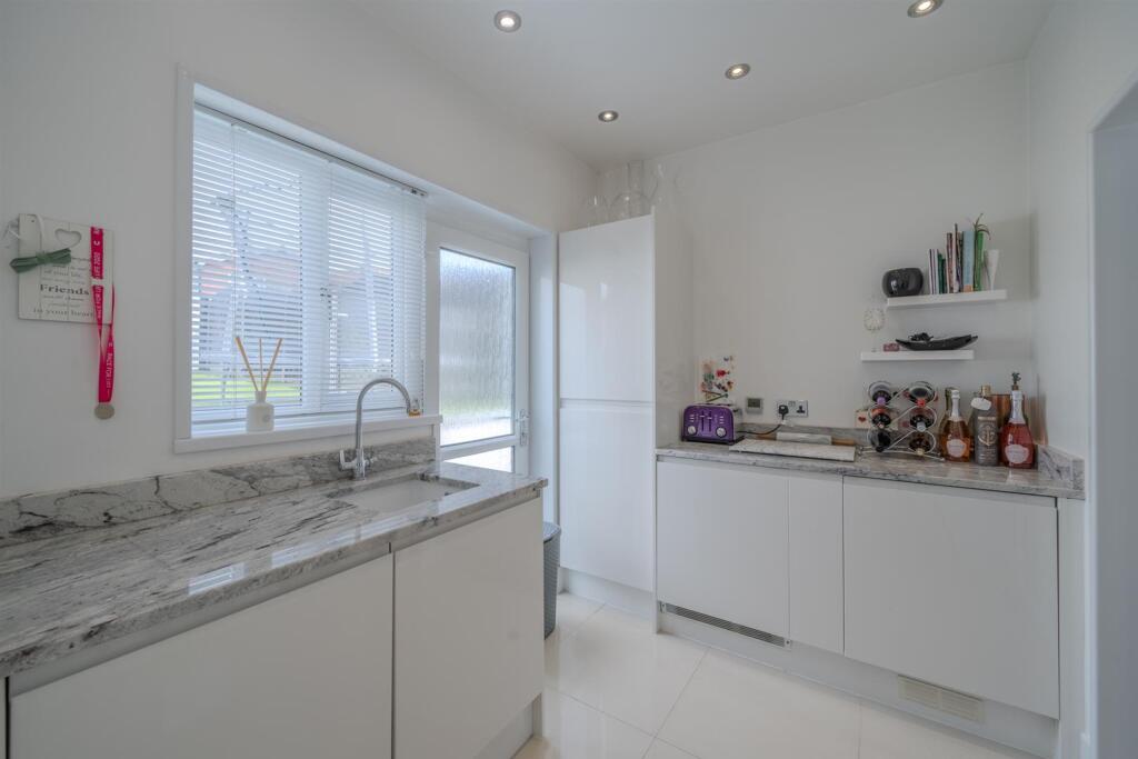 194 The Highway-33.jpg