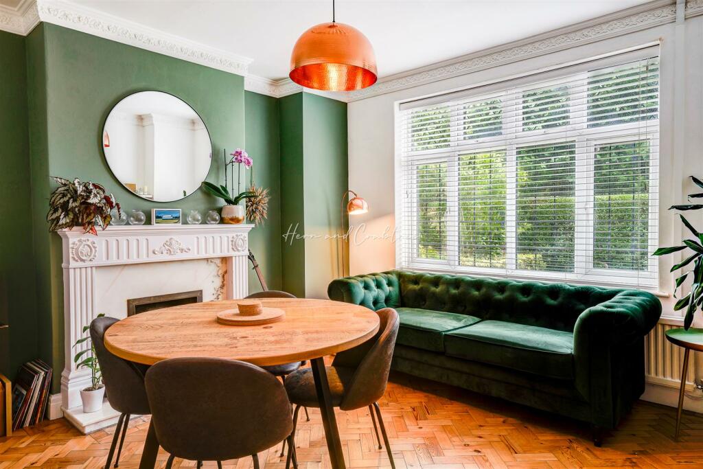 Porthamal Gardens, Rhiwbina, HernCrabtree (8).jpg