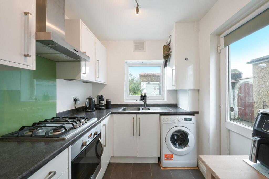 MORTIMER CRESCENT (7).jpg