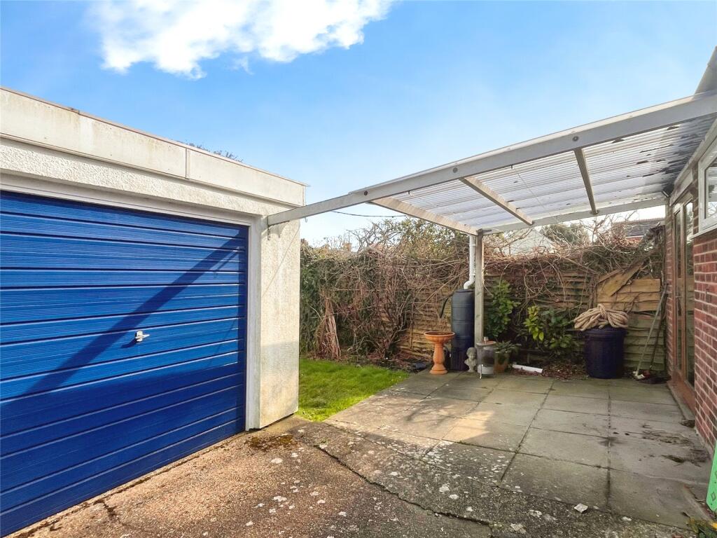 Garage/Patio