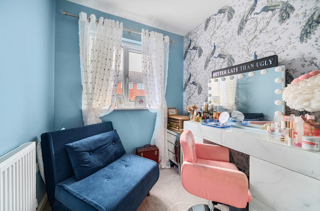 1387059-8-6936aef...